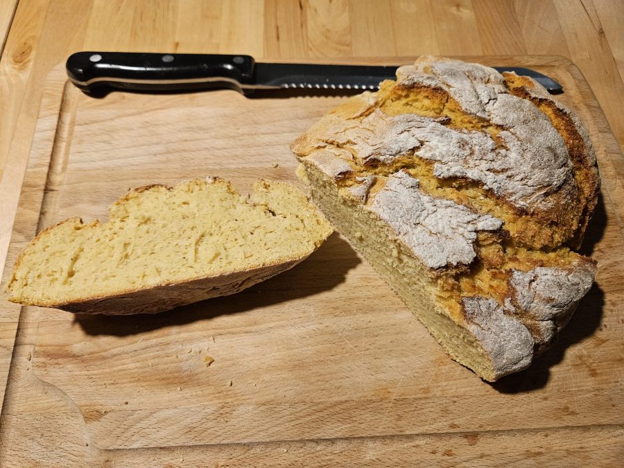 Traditionelles portugiesisches Maisbrot – Broa