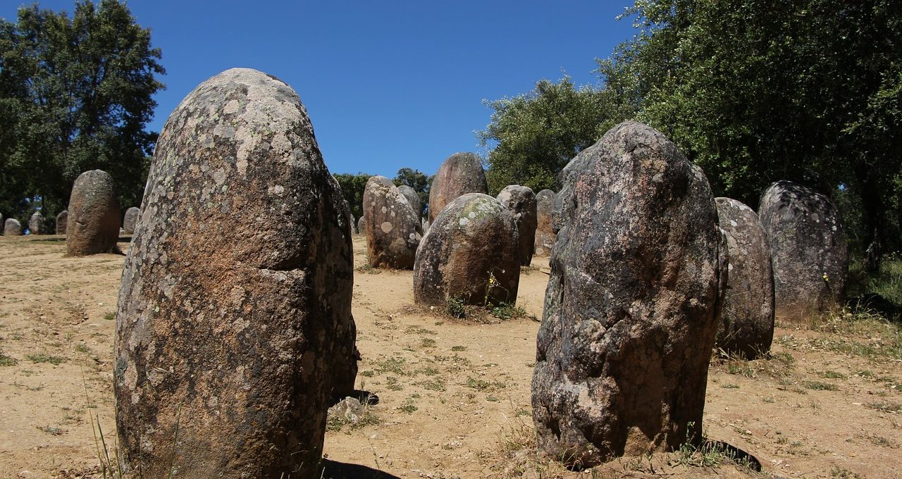 Mythische Steinformationen in Évora
