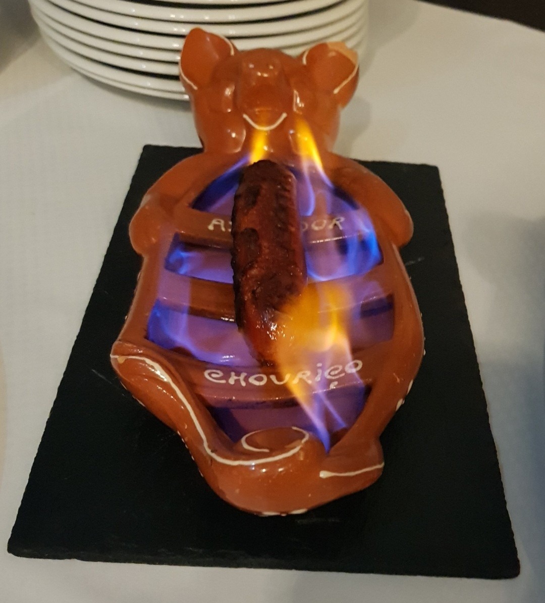 Chorizo Assado, portugiesische Küche, Chorizo grillen, assador de chouriço