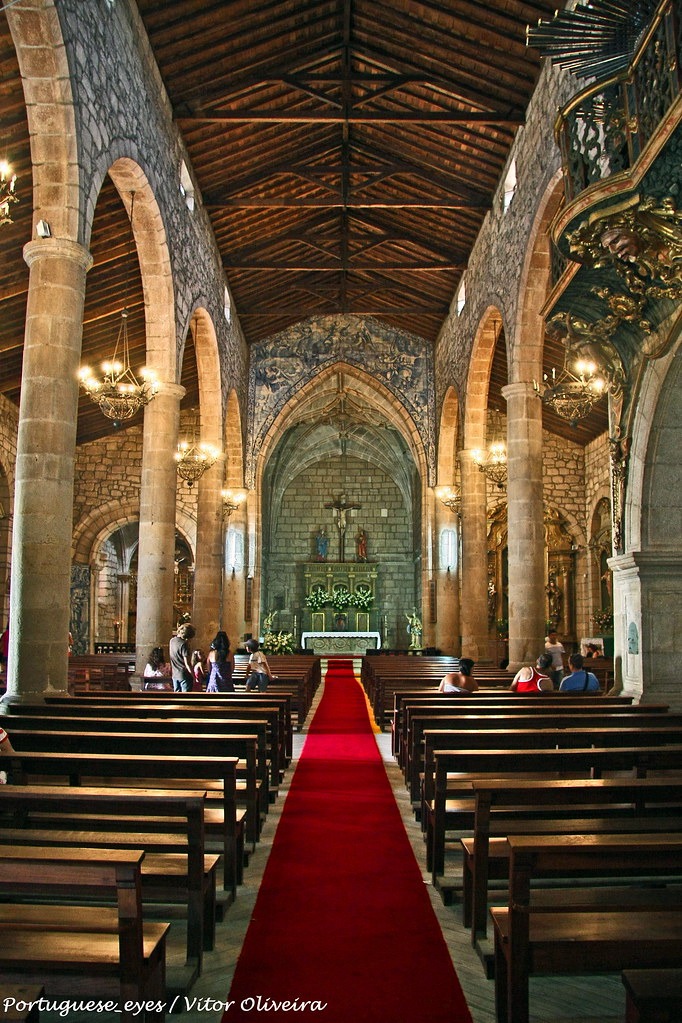 Igreja Matriz de Santa Maria Maior, Chaves, romanische Kirche, portugiesische Architektur