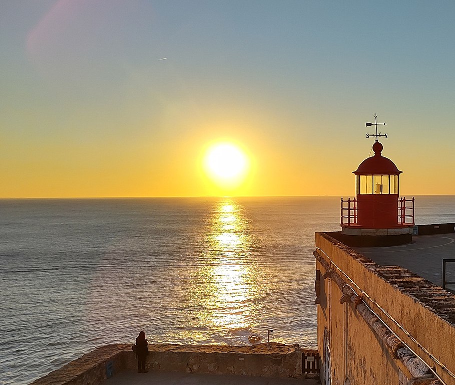 Farol da Nazaré, Nazaré Wellen, Big-Wave-Surfen, Leuchtturm Portugal, Canhão da Nazaré